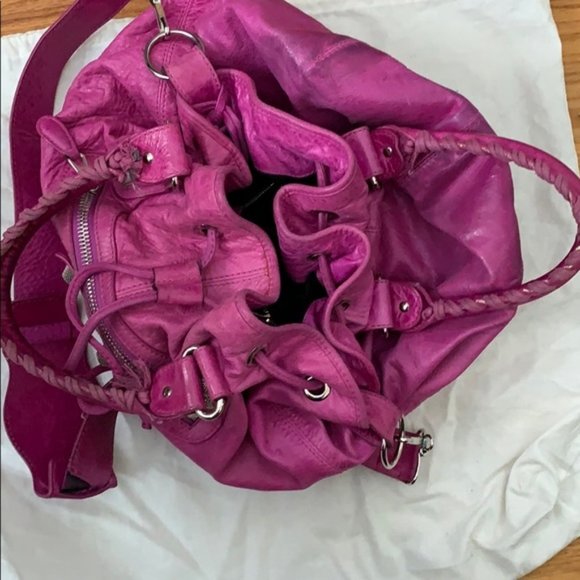 BALENCIAGA [magenta pink pompon large bucket bag] - Picture 6 of 8